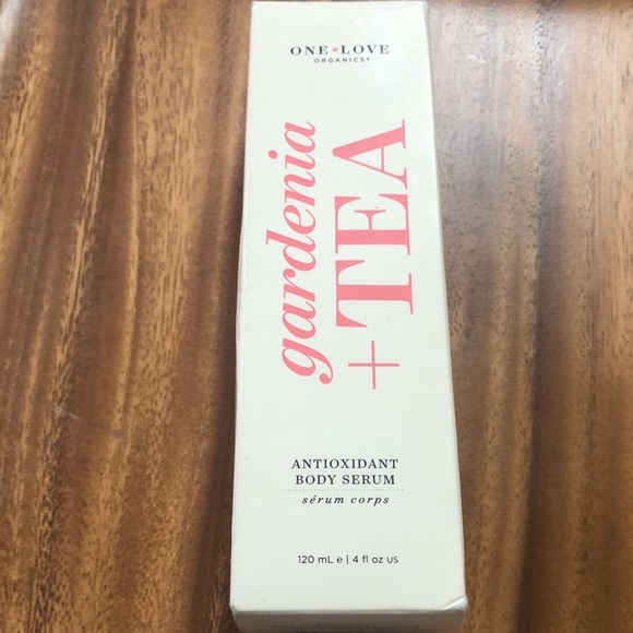 One Love Organics Gardenia + Tea Antioxidant Body Serum - Picture 3 of 11